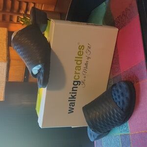 Walking Cradles Cape slip on wedge sandals black leather Women's 7 W NEW NWB